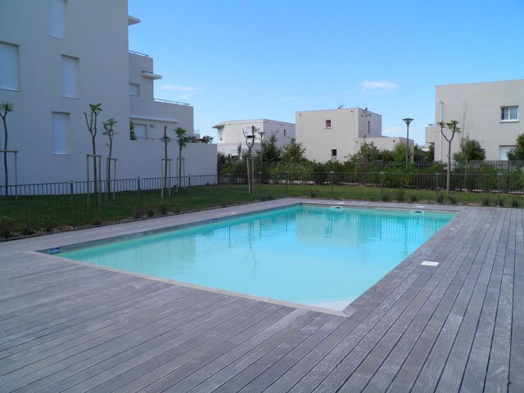 Studio Spacieux Avec Piscine, Parking Et Animaux Admis A 250M De La Plage - Fr-1-338-379 * Sete